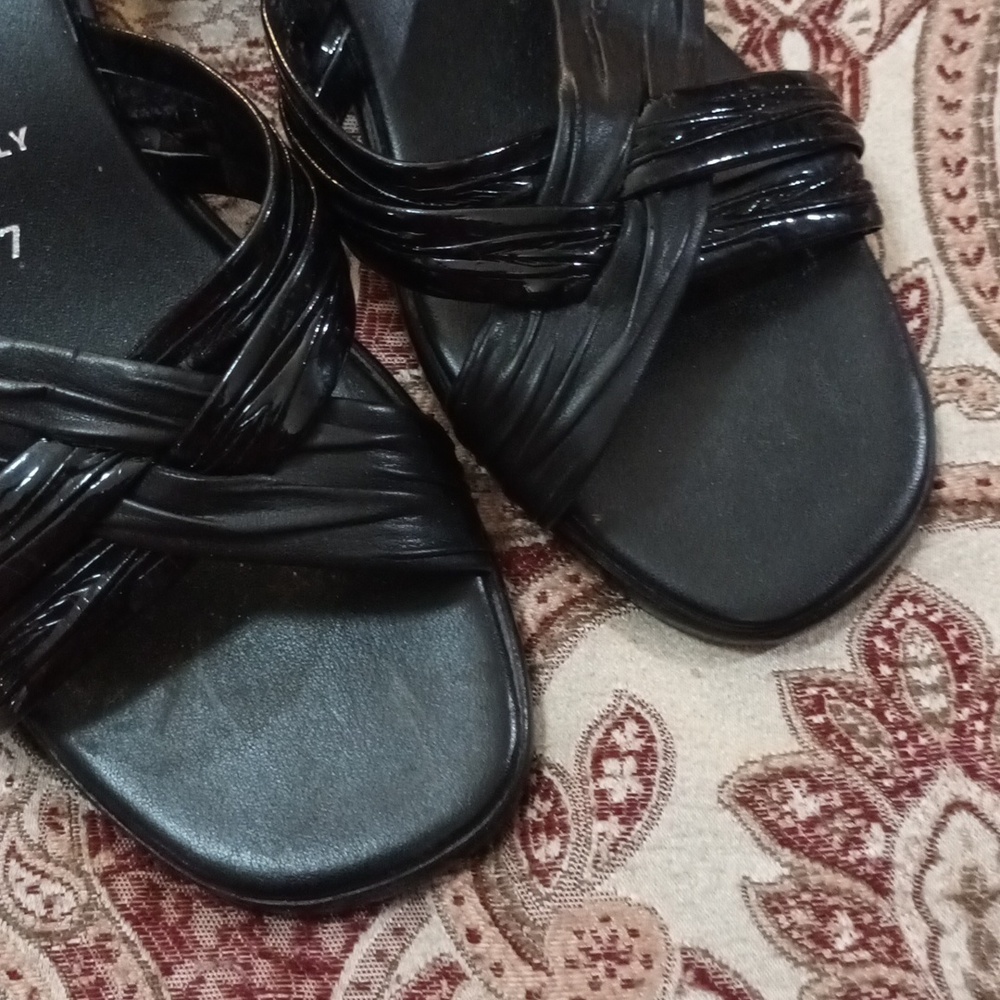 size 7 Italian Shoemakers black wedged sandal - Picture 11 of 17